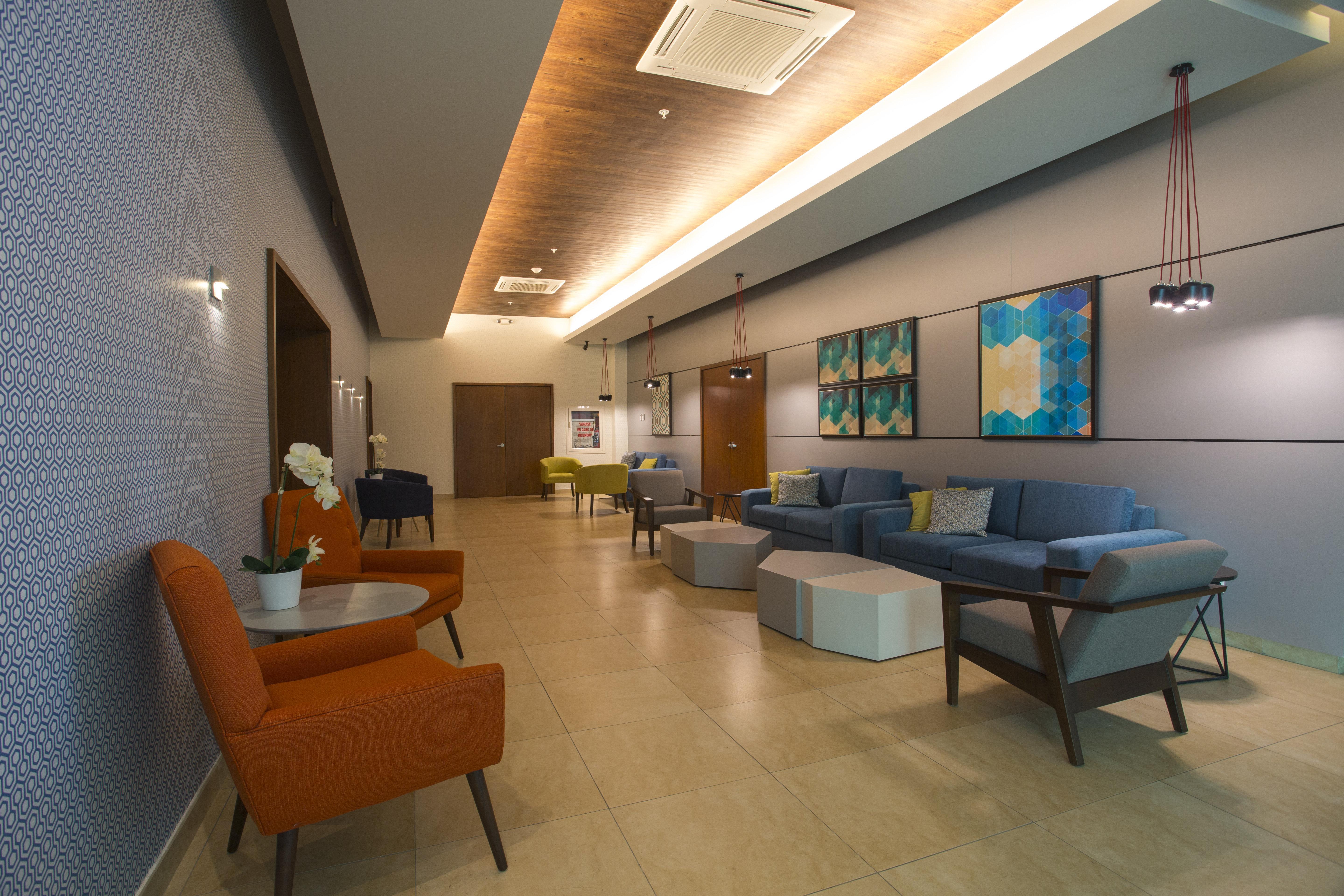 Holiday Inn Express Mérida, an IHG Hotel Extérieur photo
