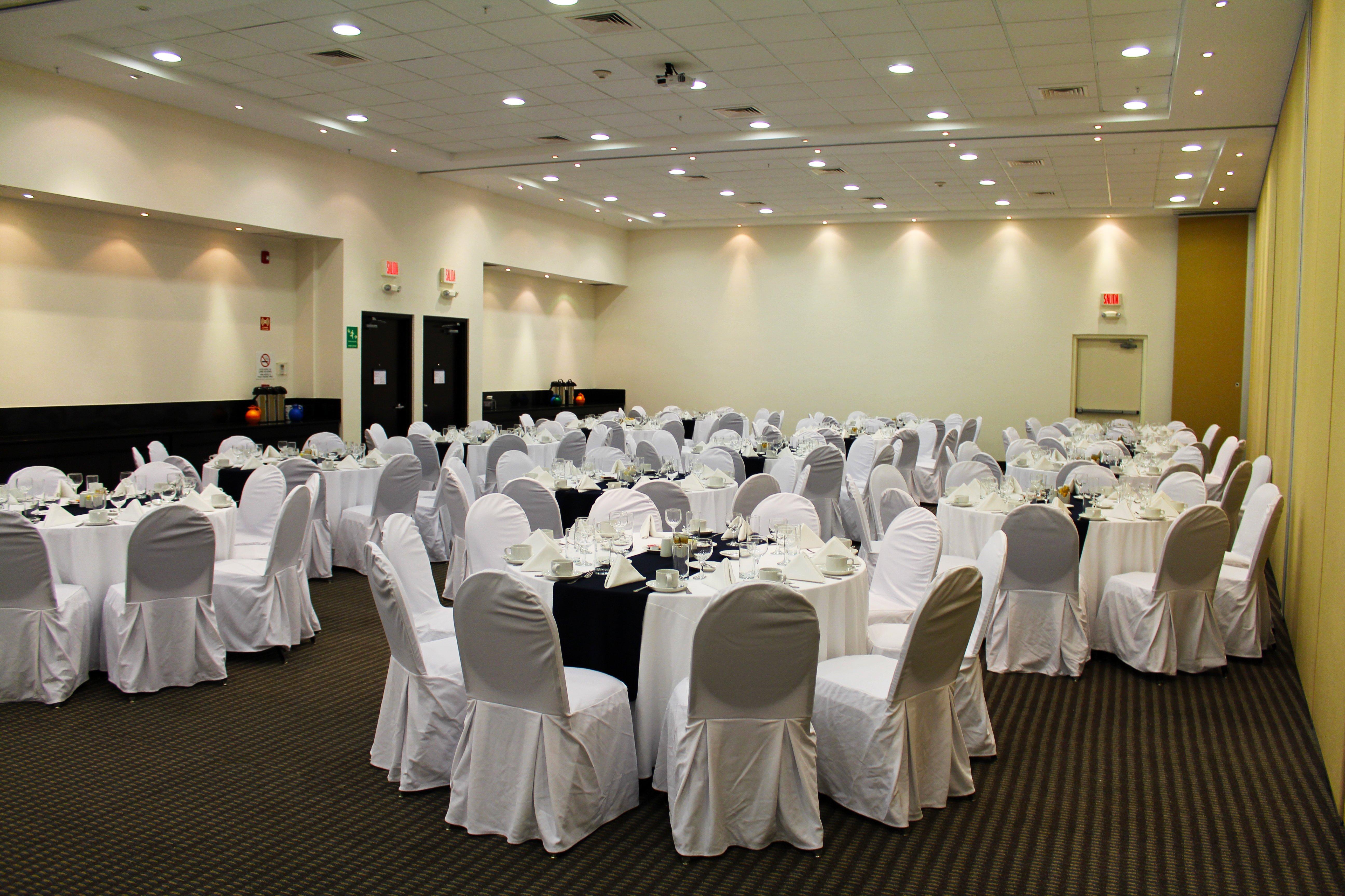 Holiday Inn Express Mérida, an IHG Hotel Extérieur photo