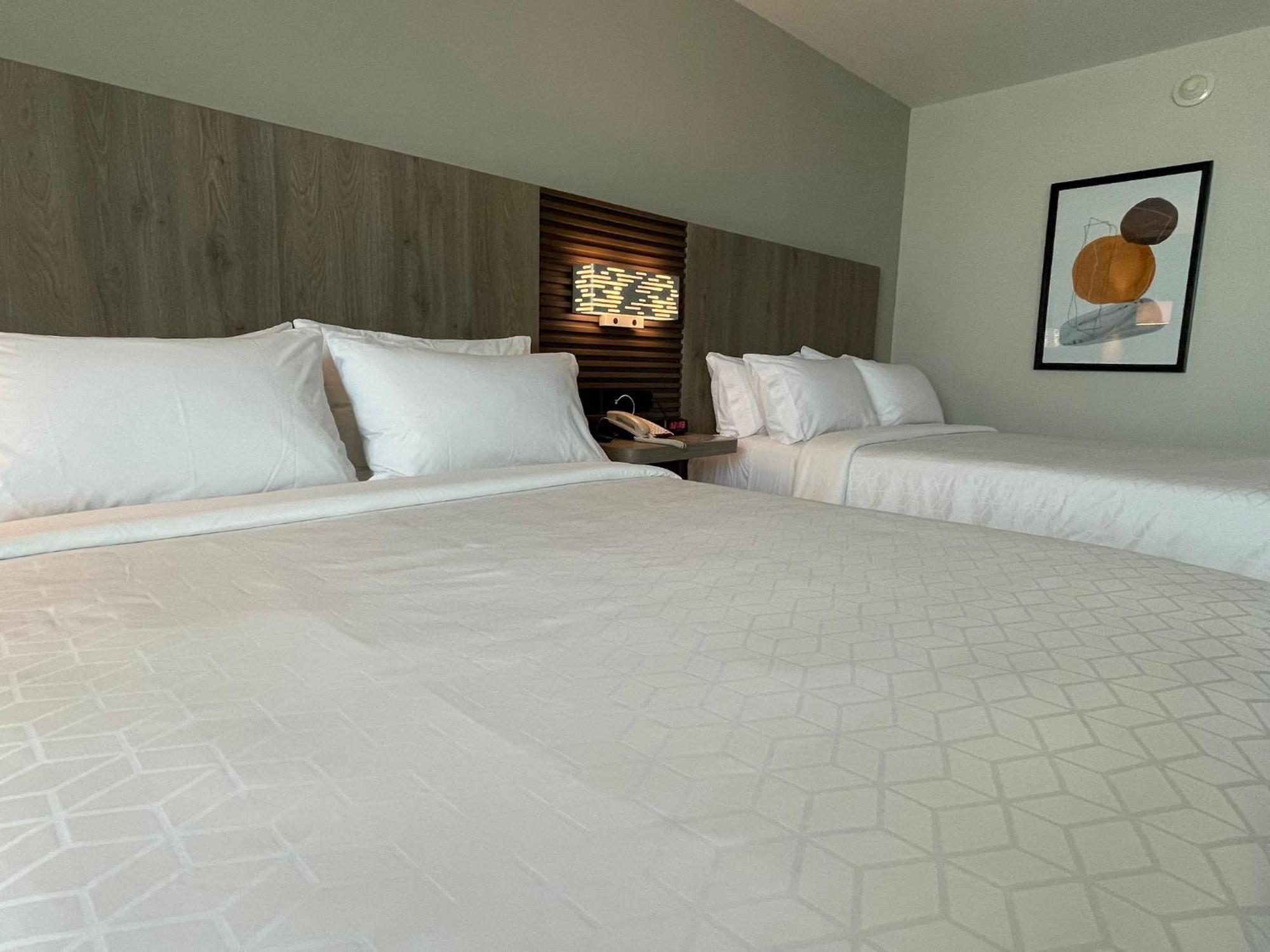Holiday Inn Express Mérida, an IHG Hotel Extérieur photo