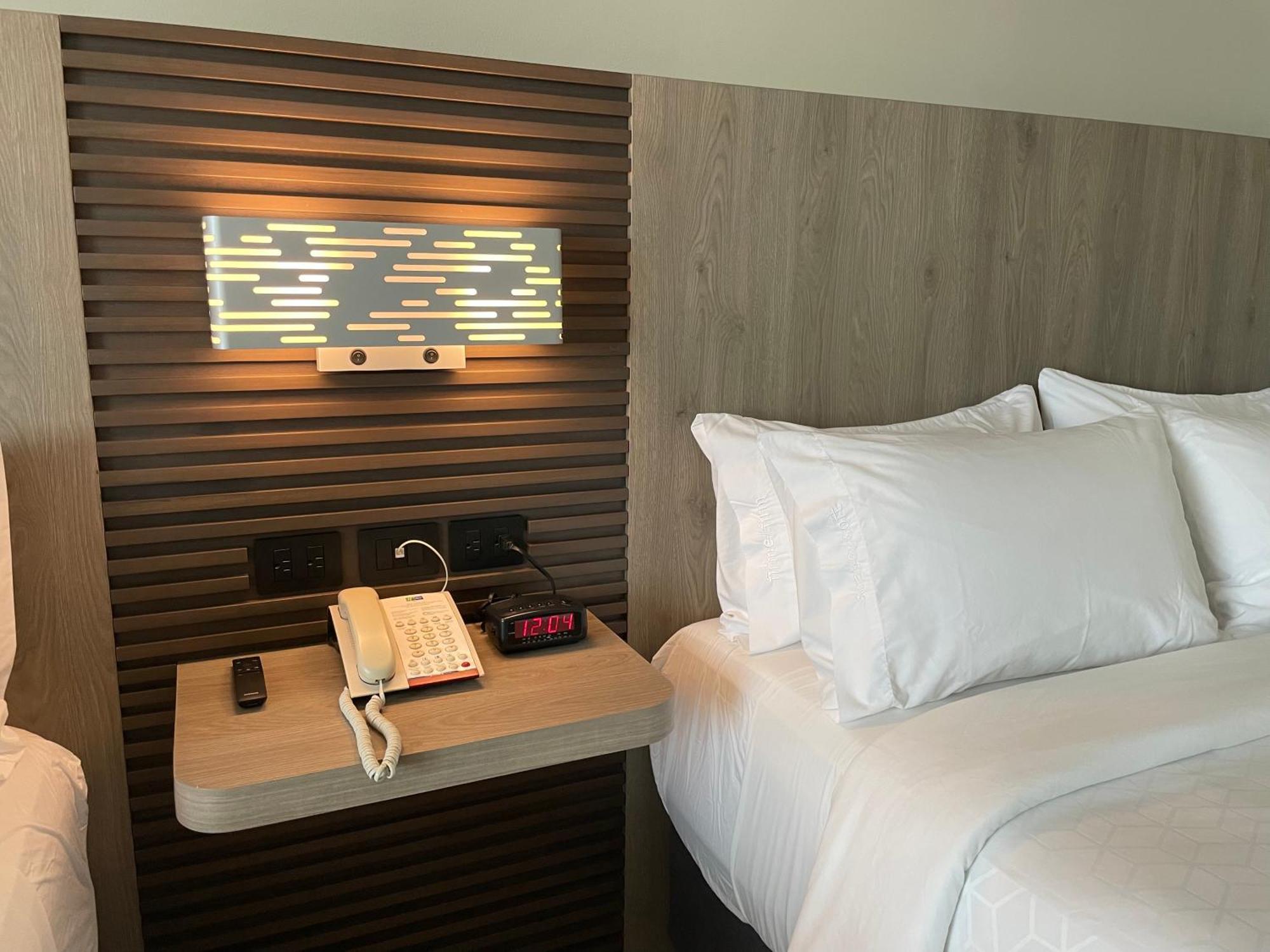 Holiday Inn Express Mérida, an IHG Hotel Extérieur photo