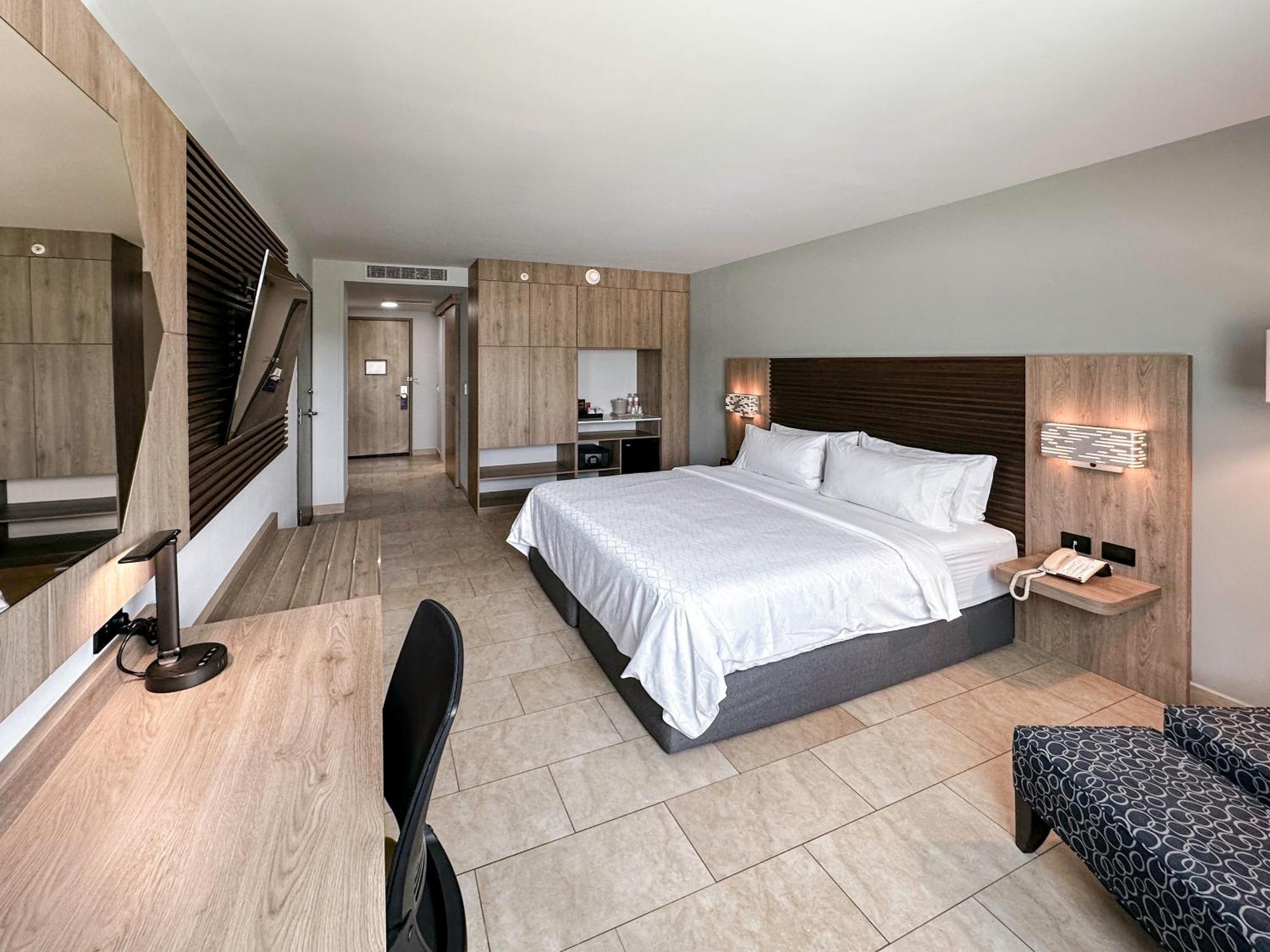 Holiday Inn Express Mérida, an IHG Hotel Extérieur photo