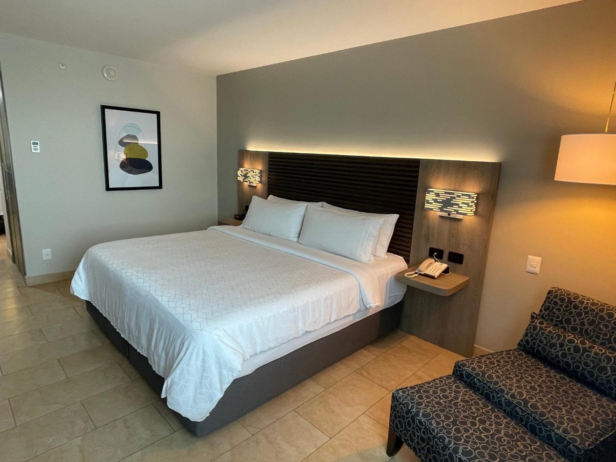 Holiday Inn Express Mérida, an IHG Hotel Extérieur photo